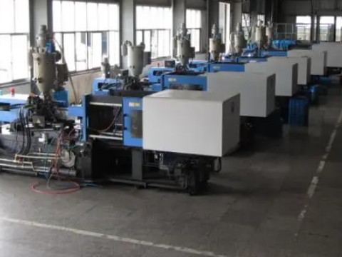 注塑模具厂家的内部都有什么？